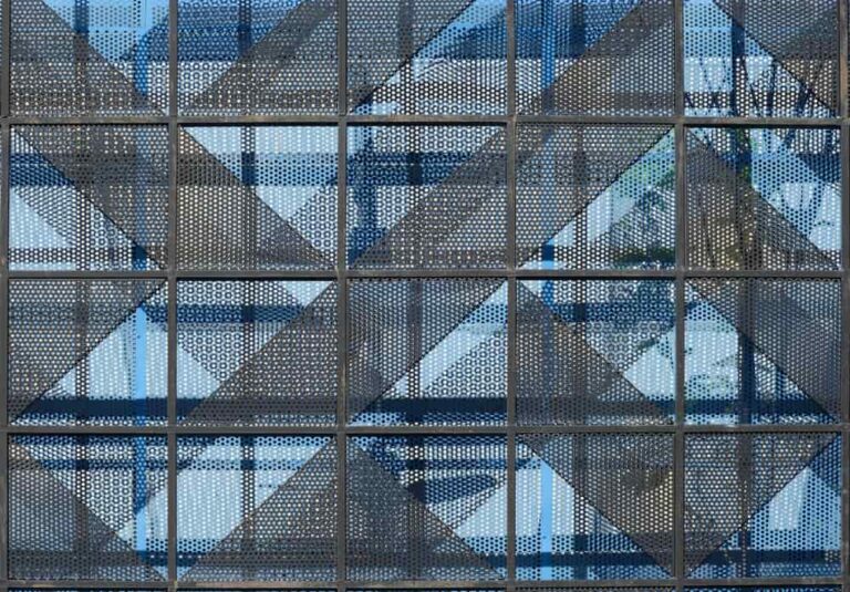 facade-perforated-stainless-steel-sheet-metal-1