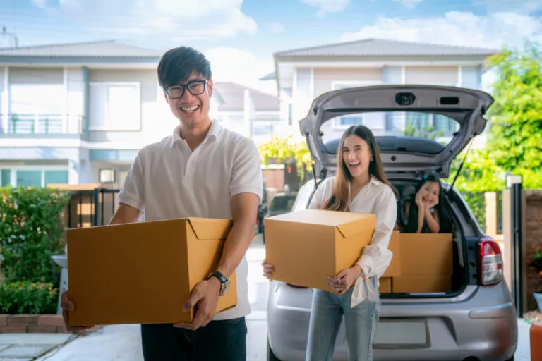 Family,Move,House,Concept,,Asian,Father,Mother,And,Daughter,Lift