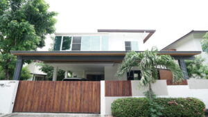 ตัวอย่างการต่อเติมหลังคาหน้าบ้าน