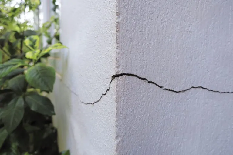 crack-concrete-building-broken-wall-outside-1