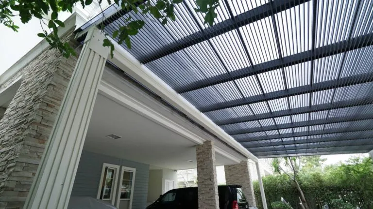 บ้านที่ติดตั้งแผ่นหลังคาโพลีคาร์บอเนต-1