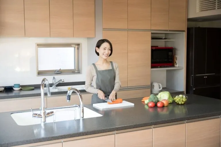 japanese-woman-cooking-her-family-kitchen-1