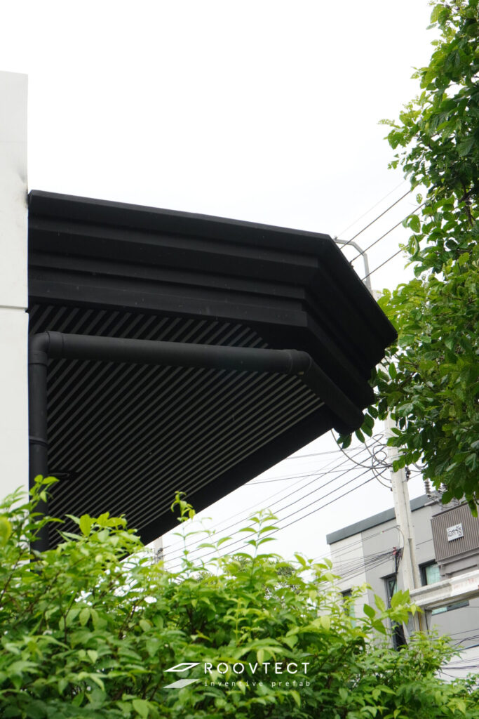 กันสาดสไตล์คลาสสิค หมู่บ้านเซนโทร รามอินทรา - จตุรโชติ