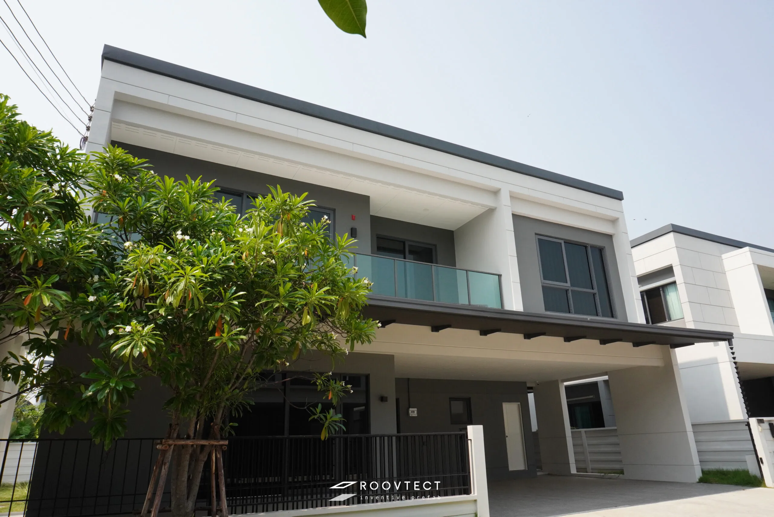 หลังคากันสาด - หลังคาทึบแสง - White PR7 - Modern - Modern i15 - ROOVTECT