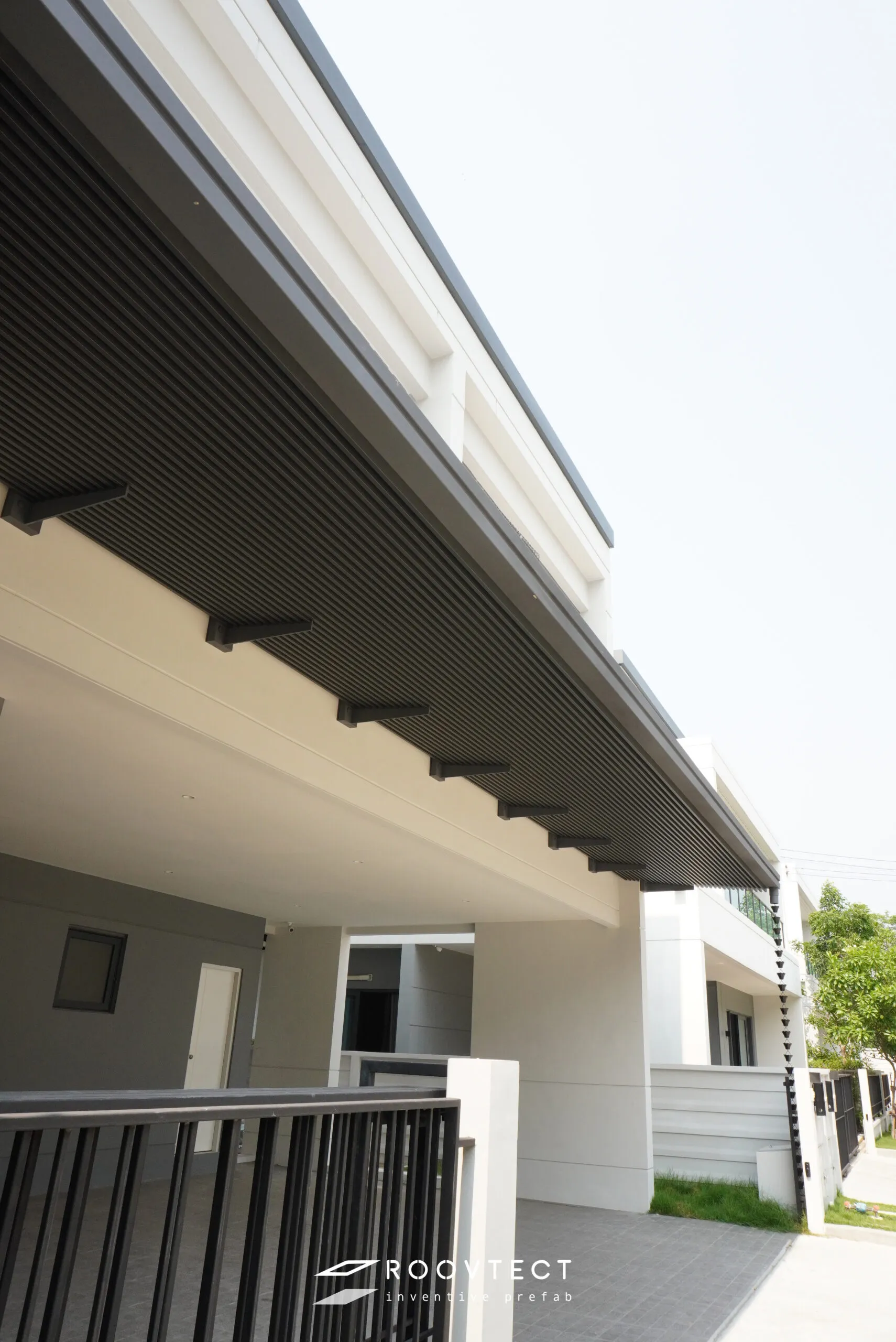 หลังคากันสาด - หลังคาทึบแสง - White PR7 - Modern - Modern i15 - ROOVTECT