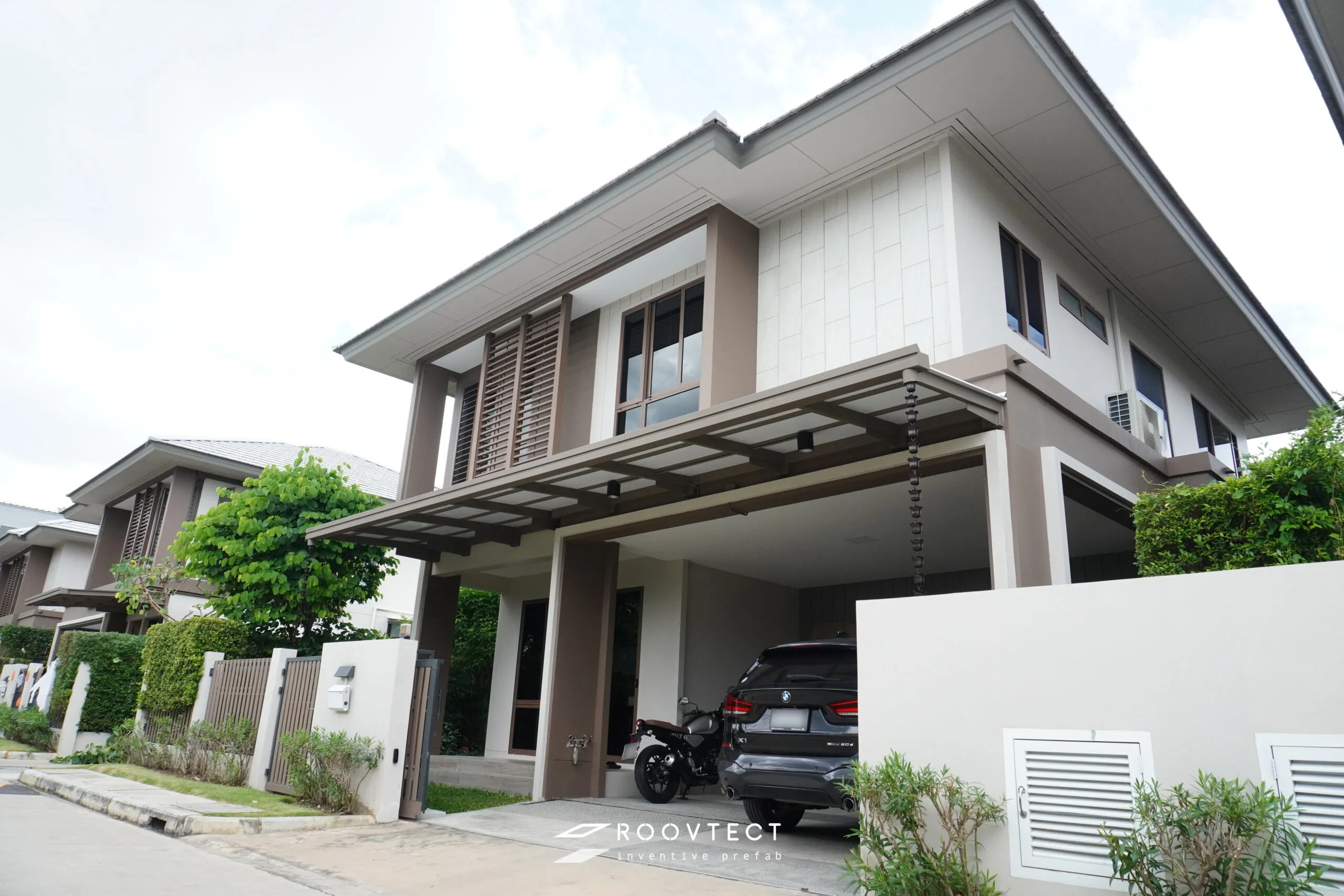 หลังคากันสาด - หลังคาทึบแสง - White PR7 - Modern - Modern i15 - ROOVTECT
