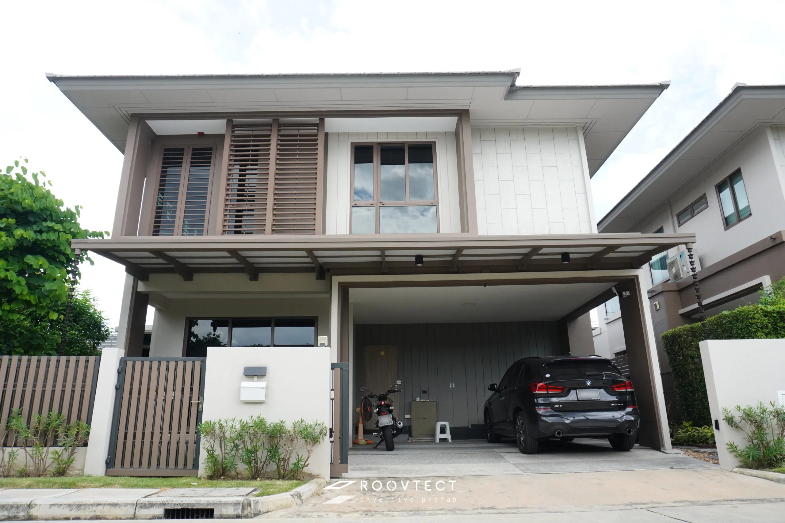 หลังคากันสาด - หลังคาทึบแสง - White PR7 - Modern - Modern i15 - ROOVTECT