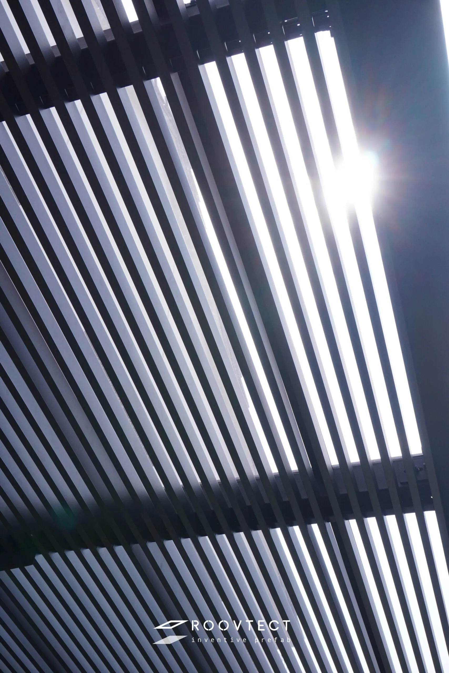 หลังคากันสาด - หลังคา Solid Polycarbonate - Ocean Grey - Modern - Modern i15 - ROOVTECT