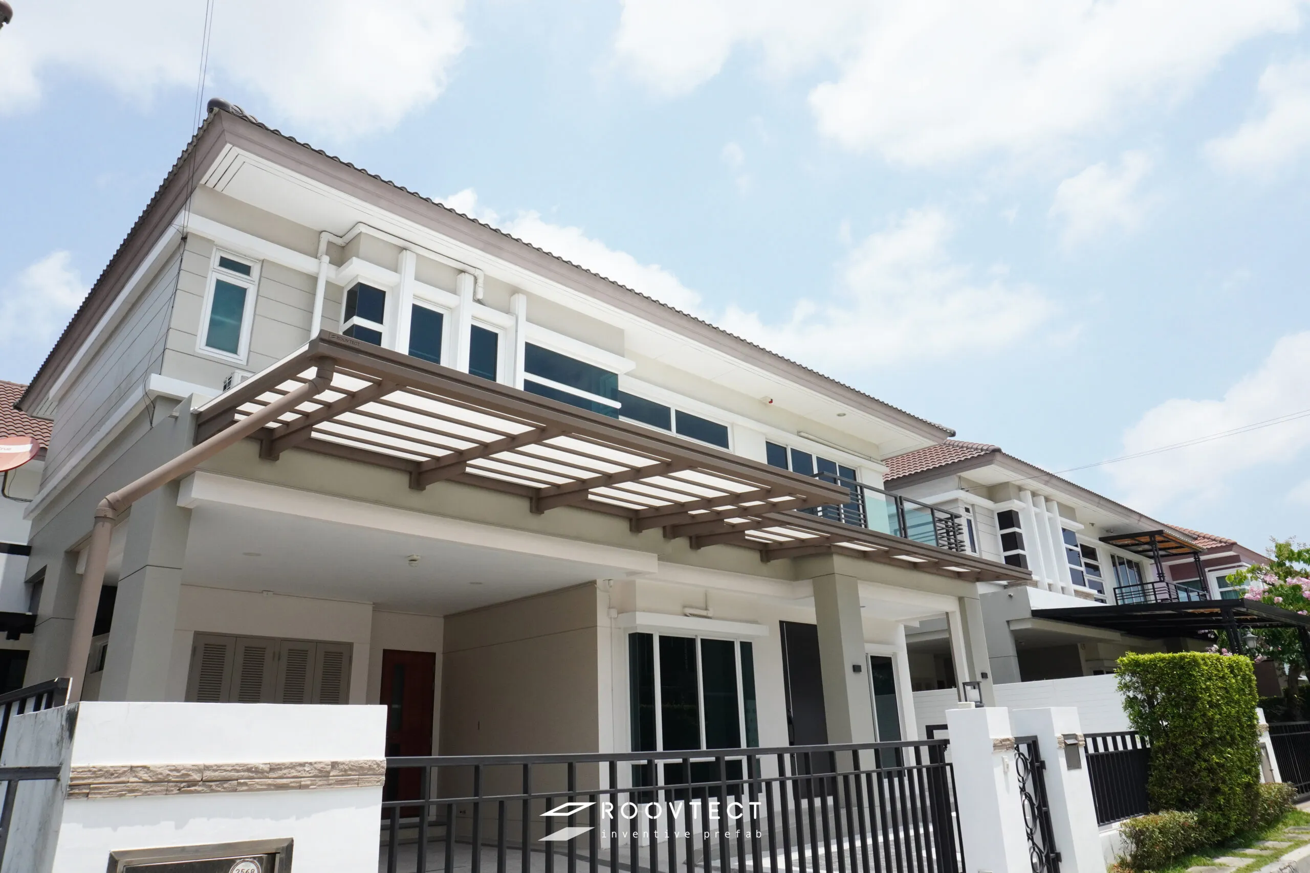 หลังคากันสาด - หลังคากึ่งทึบกึ่งโปร่ง - Pearl White (430) - Modern - Modern i15 - ROOVTECT
