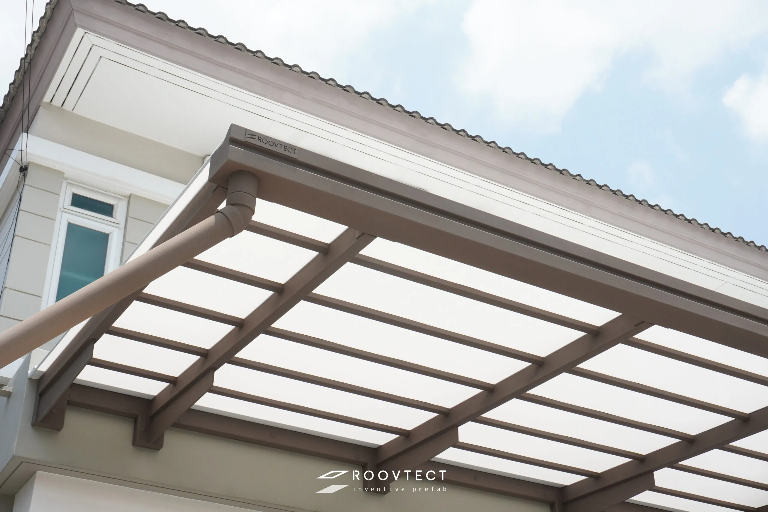 หลังคากันสาด - หลังคากึ่งทึบกึ่งโปร่ง - Pearl White (430) - Modern - Modern i15 - ROOVTECT