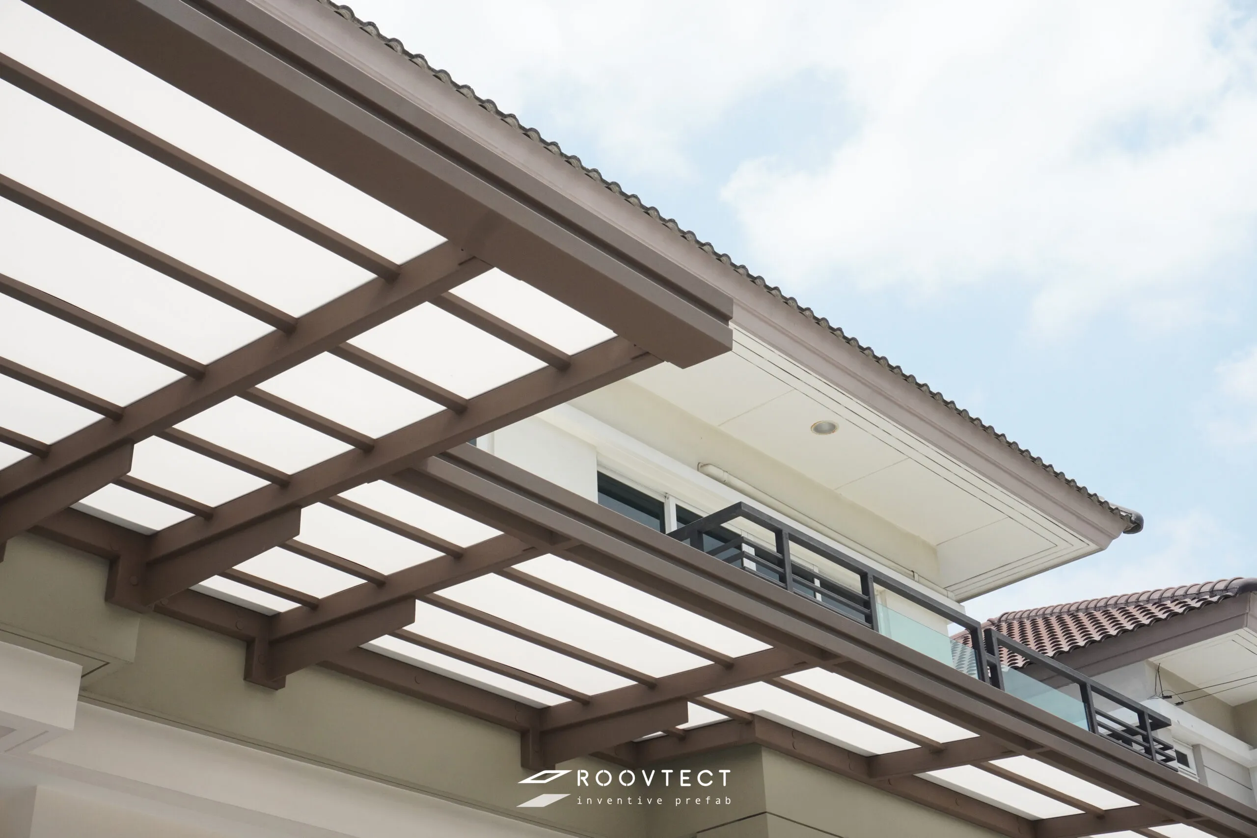 หลังคากันสาด - หลังคากึ่งทึบกึ่งโปร่ง - Pearl White (430) - Modern - Modern i15 - ROOVTECT
