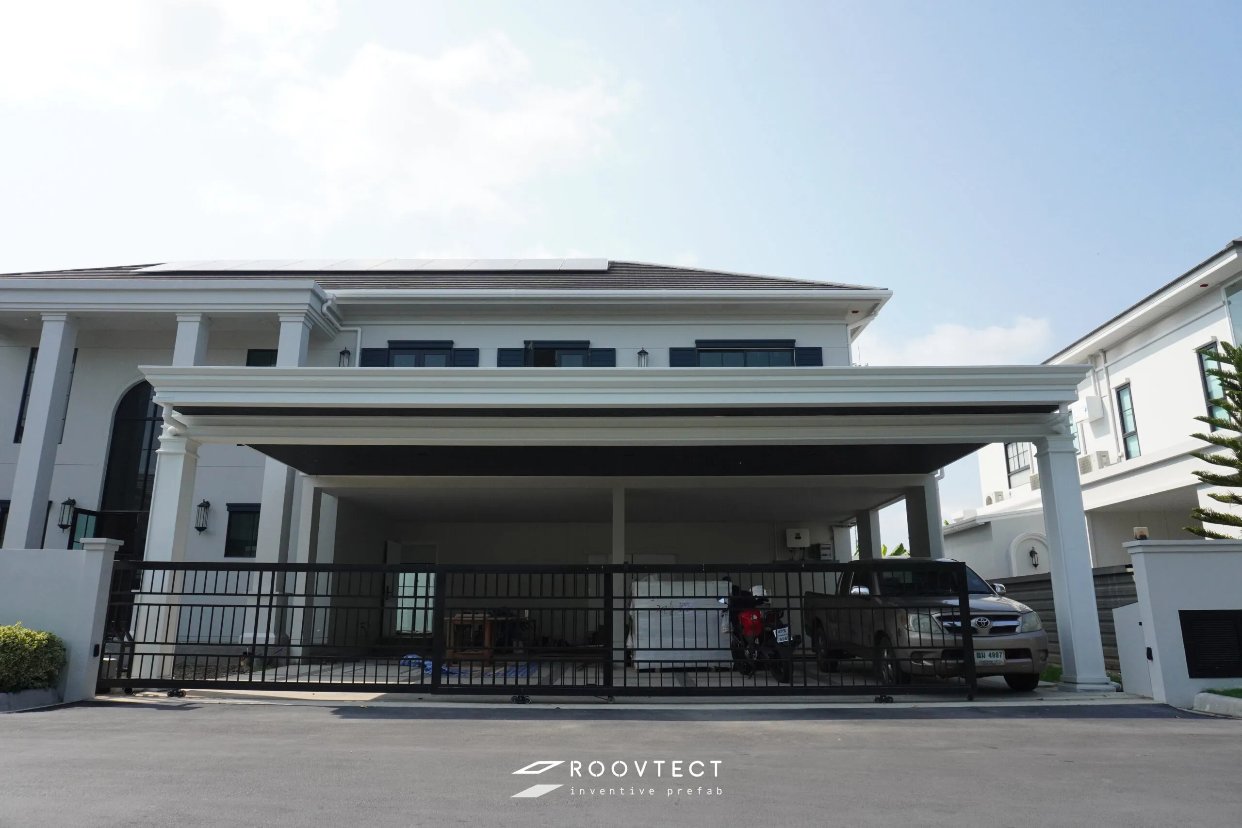 โรงจอดรถ - หลังคาอะคริลิค Shinkolite - Misty Grey (NG60) - Contemporary - Contemporary C40