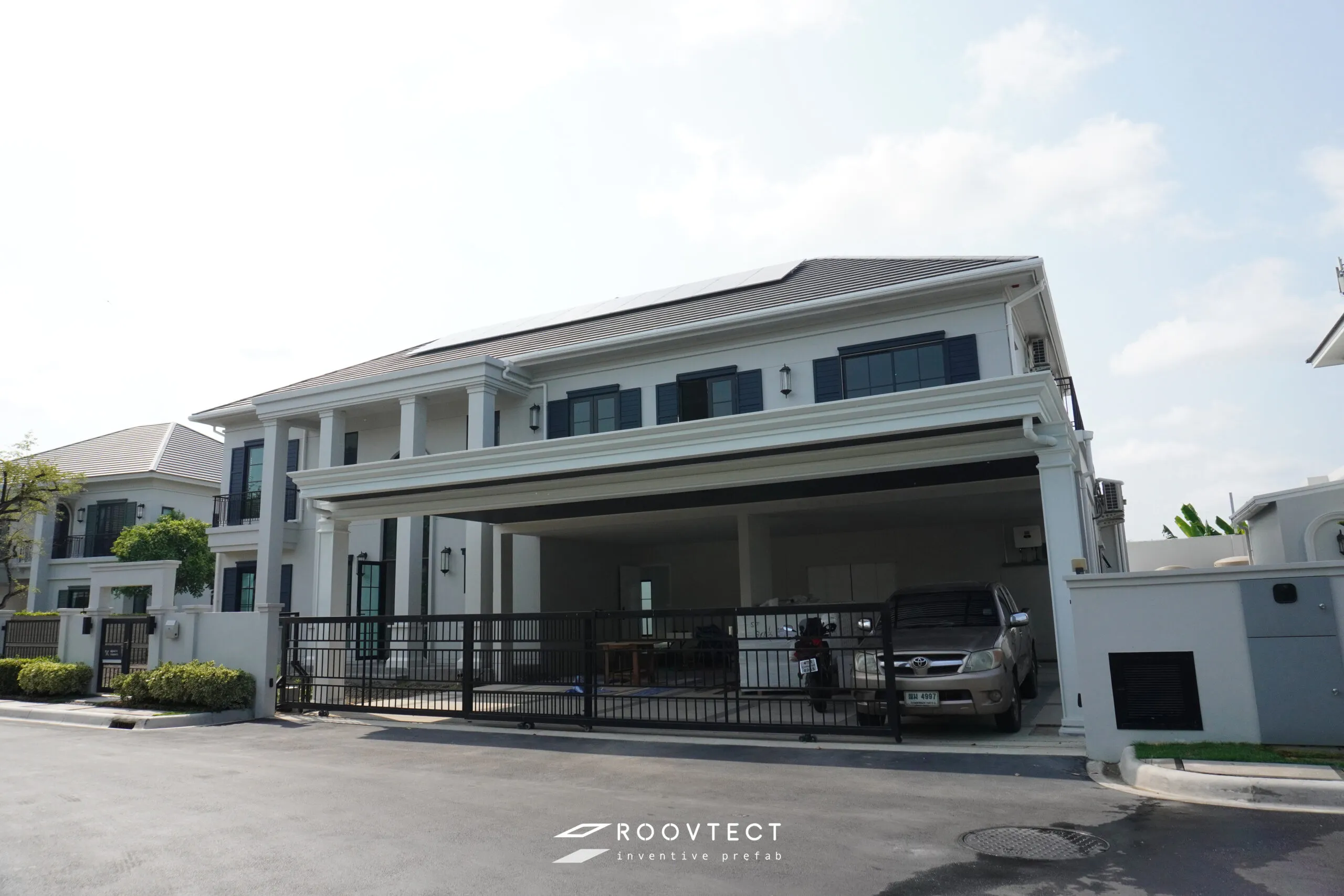 โรงจอดรถ - หลังคาอะคริลิค Shinkolite - Misty Grey (NG60) - Contemporary - Contemporary C40