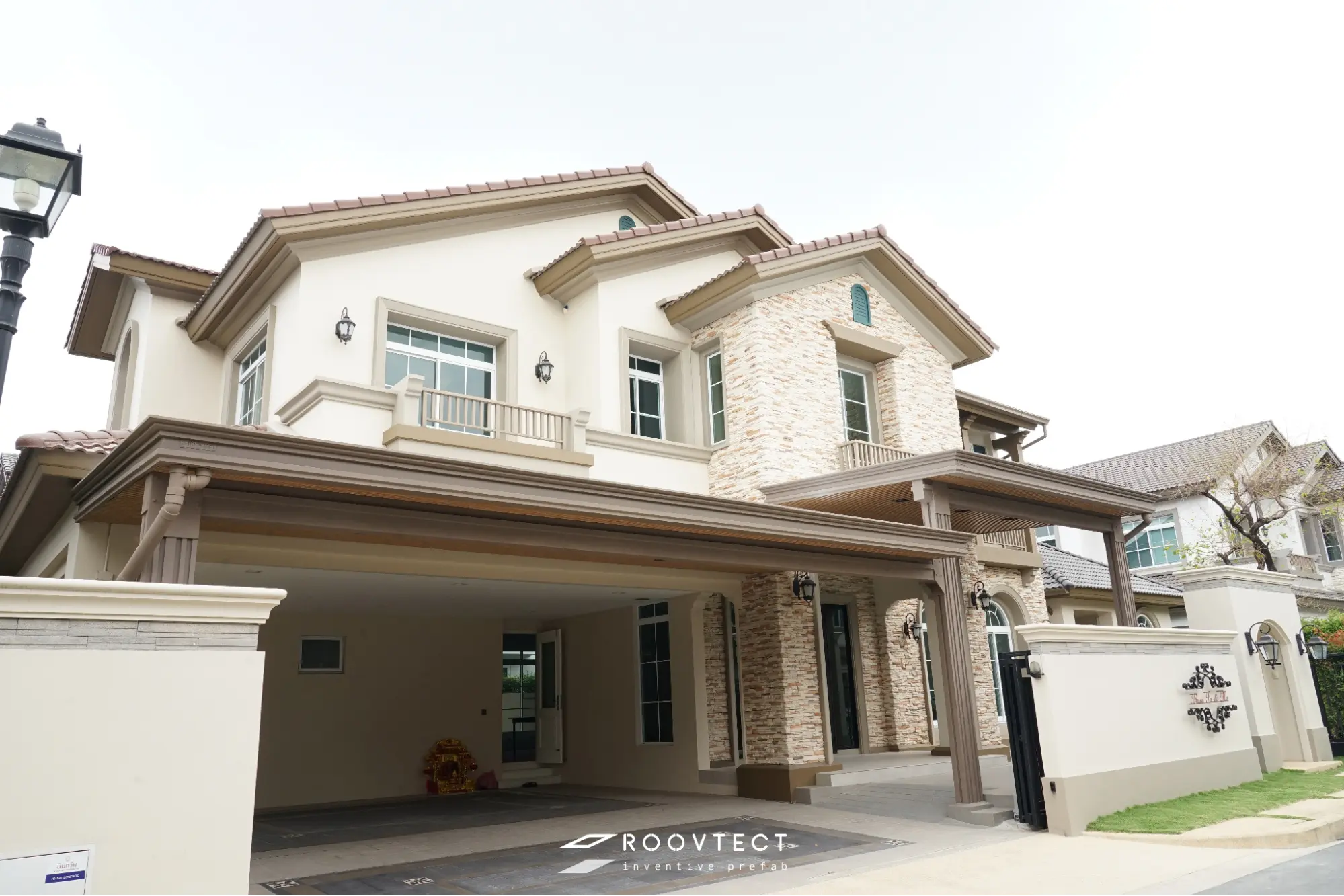 โรงรถโมเดิร์นลักซ์ชัวรี